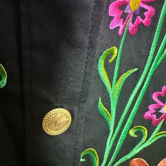 Bob Mackie Black Wearable Art Shirt - Picture 7 of 8